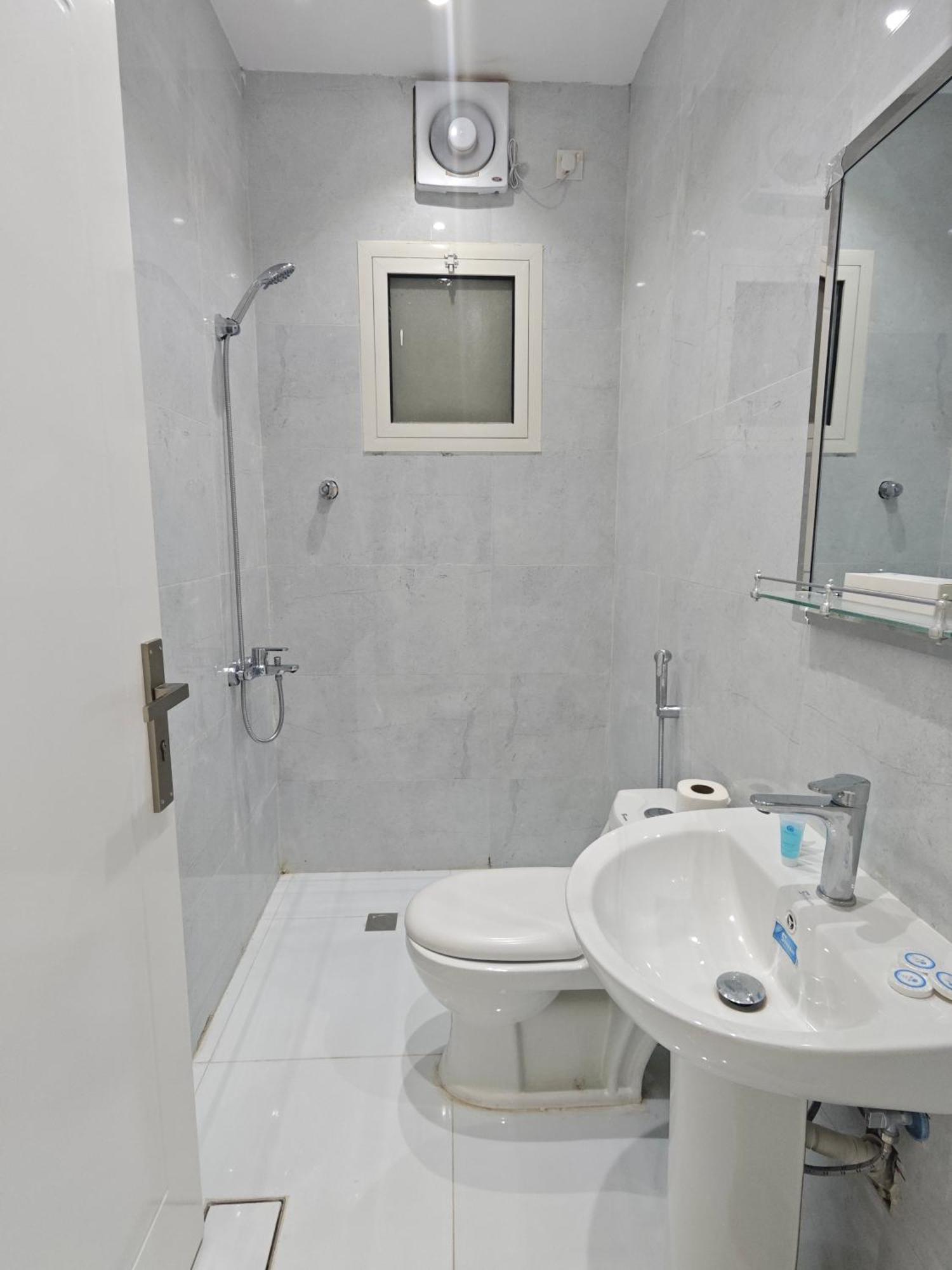 Yaqoot Al Madina Suites Al Awali Buitenkant foto