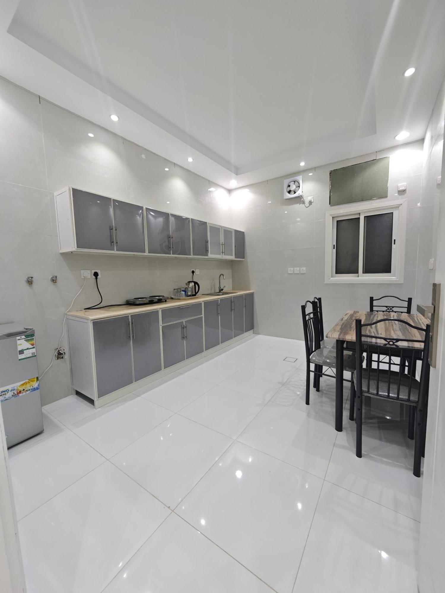 Yaqoot Al Madina Suites Al Awali Buitenkant foto